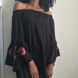 BLACK OFF THE SHOULDER SHIRT